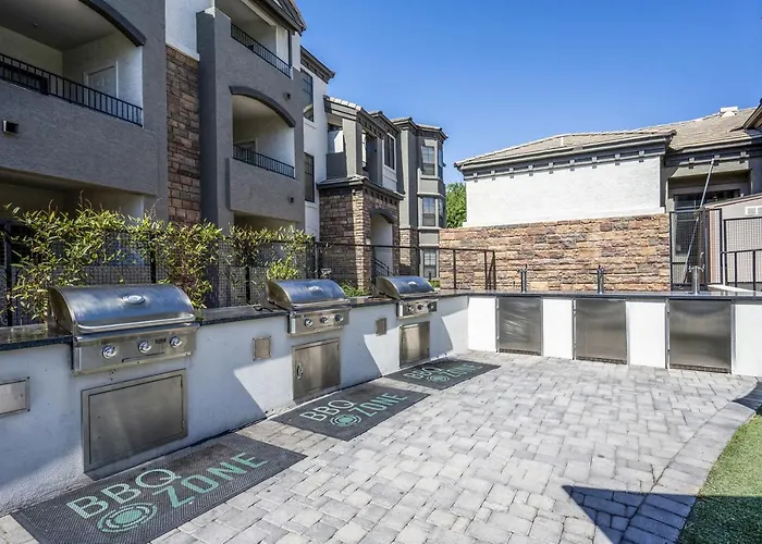 Apartment Boulevard 1br By Stadium Pool Parking Gym 09