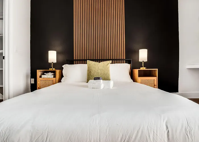 Boulevard 1br By Stadium Pool Parking Gym 09 Glendale